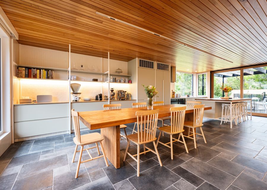 Stunning fully equipped kitchen and dining