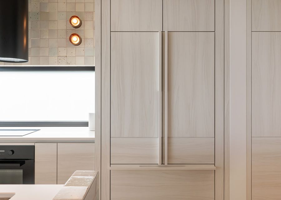 Intergrated fridge and freezer 