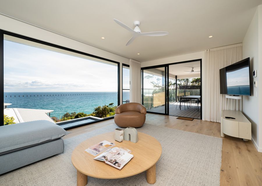 lower level lounge area out to balcony