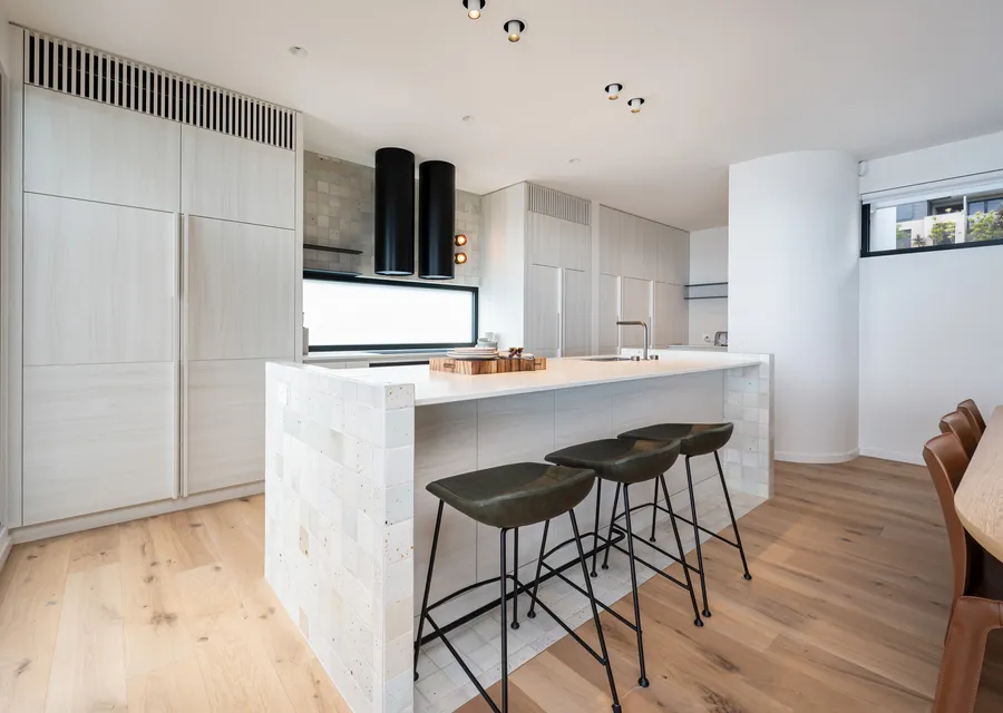 kitchen breakfast bar