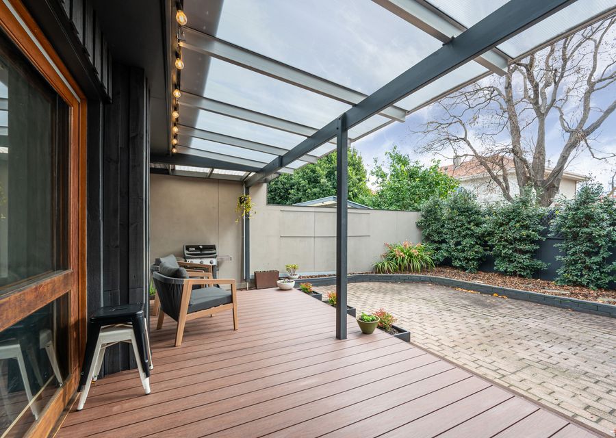 Outdoor rear courtyard with covering