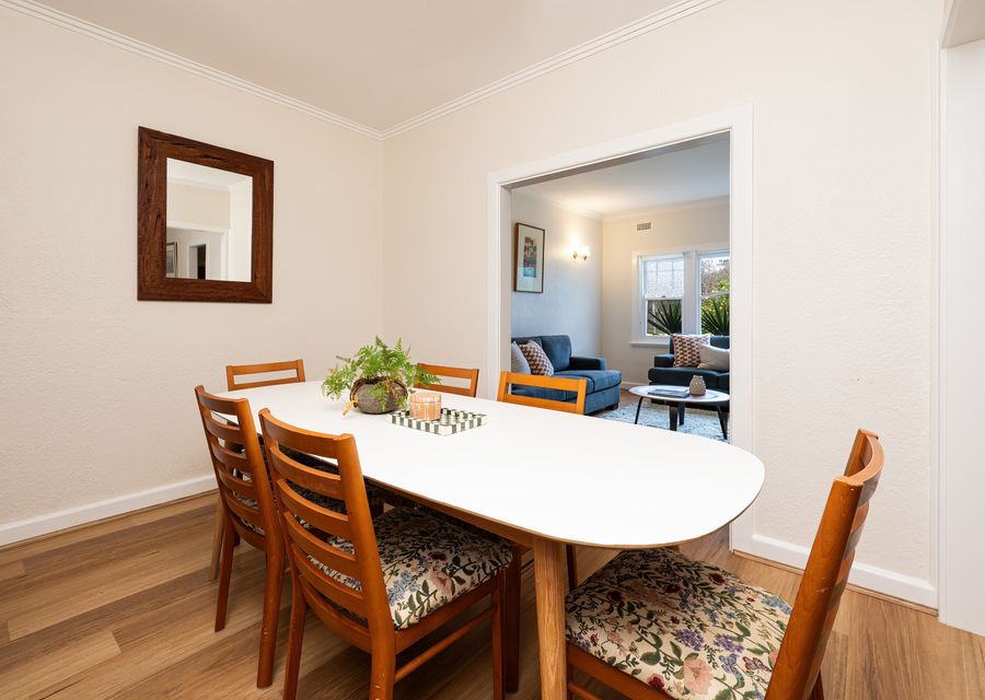 Dining with seating for 6