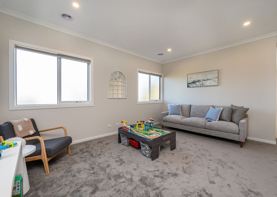 Solara House with Heated Pool and Cinema Room