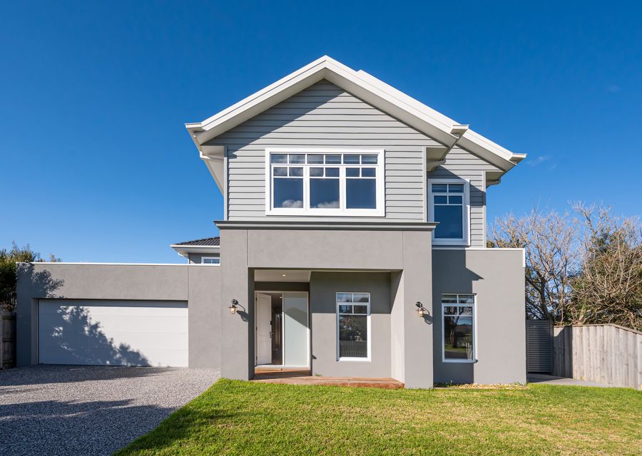 Solara House with Heated Pool and Cinema Room