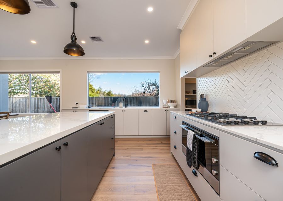 Solara House with Heated Pool and Cinema Room
