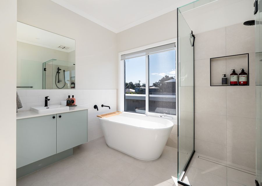 Solara House with Heated Pool and Cinema Room