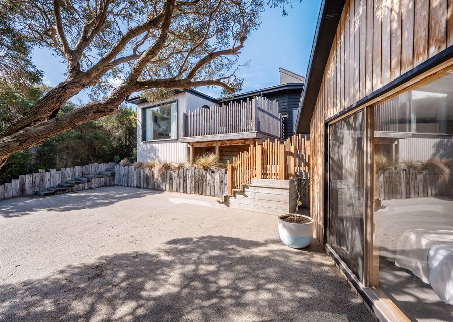 Capeviews on Higgins with separate Studio