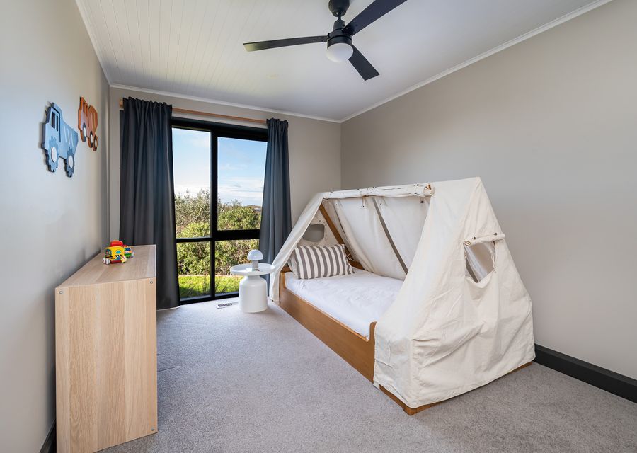 Bedroom 3 with King single bed
