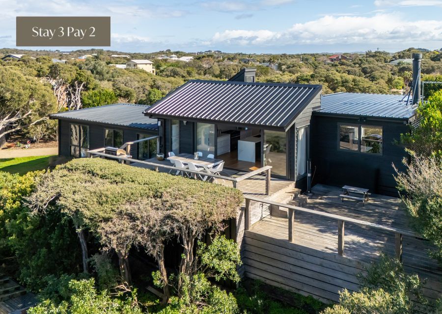 Capeviews on Higgins with separate Studio