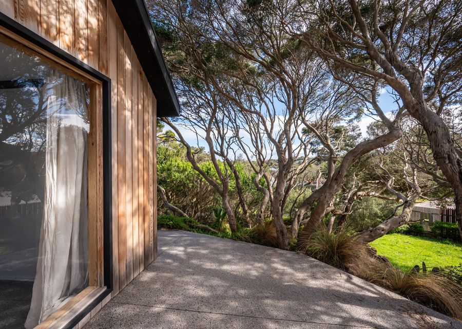 Capeviews on Higgins with separate Studio