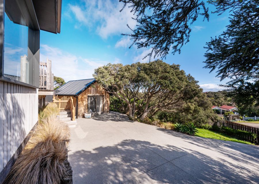 Capeviews on Higgins with separate Studio