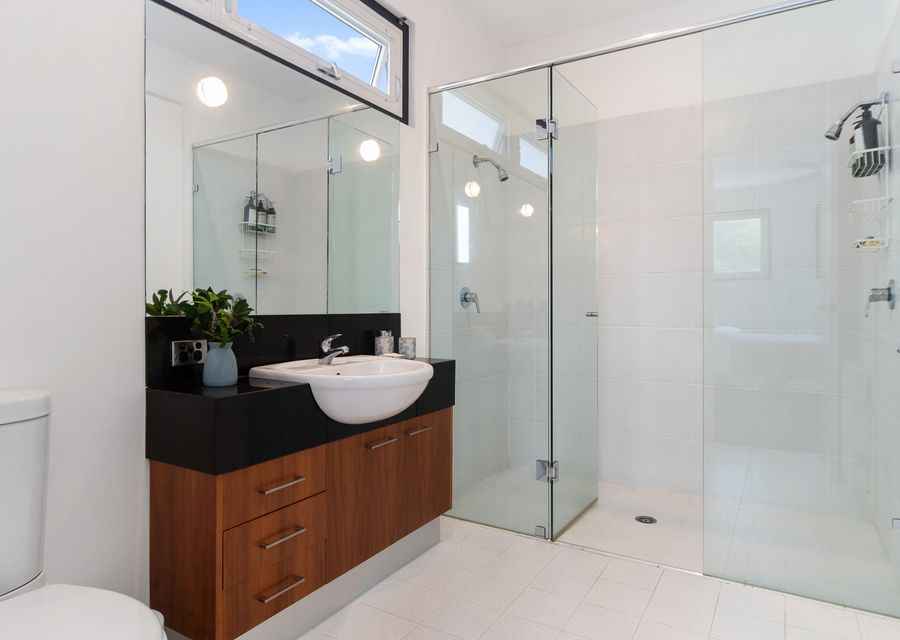 Ensuite bathroom 
