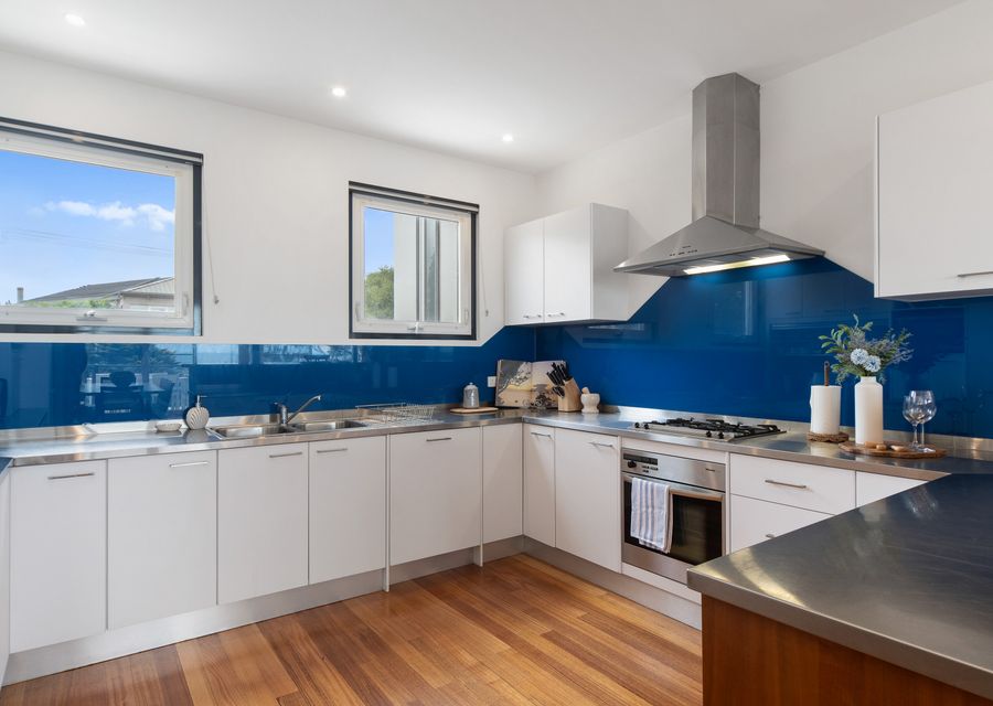 Well-equipped kitchen 