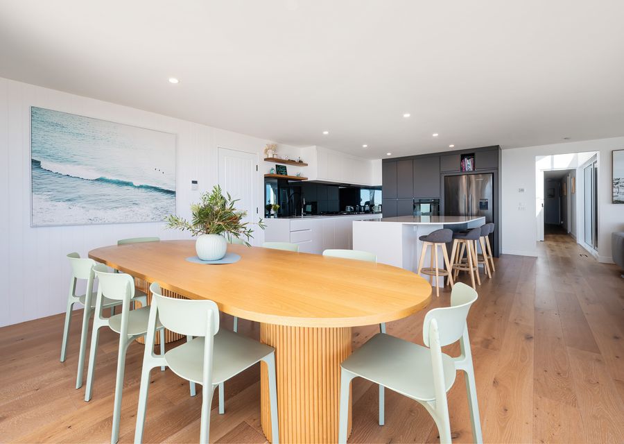 Indoor dining for eight 