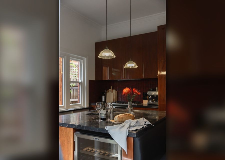 Modern, Well Equipped Kitchen