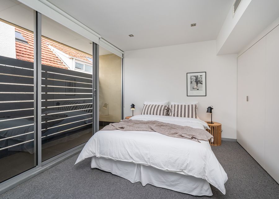 Bedroom 3 with Queen bed and ducted heating / colling