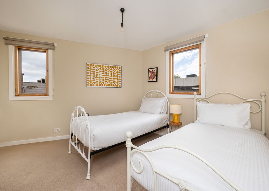 Bedroom 3 with with 2 single beds