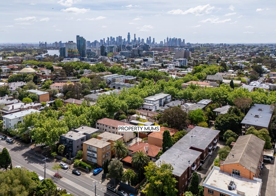 Poolside at Kindrogan – St Kilda