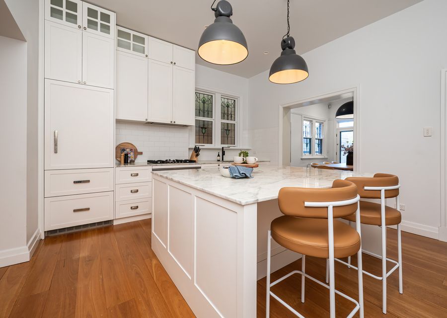 Fully equipped stunning kitchen 