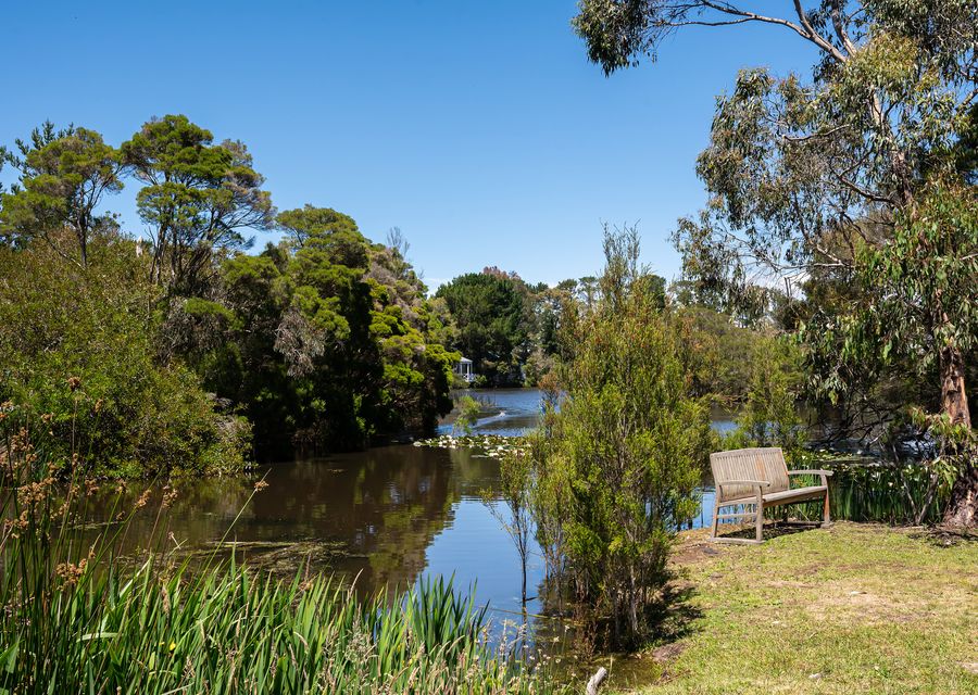 More seating area near the lake 