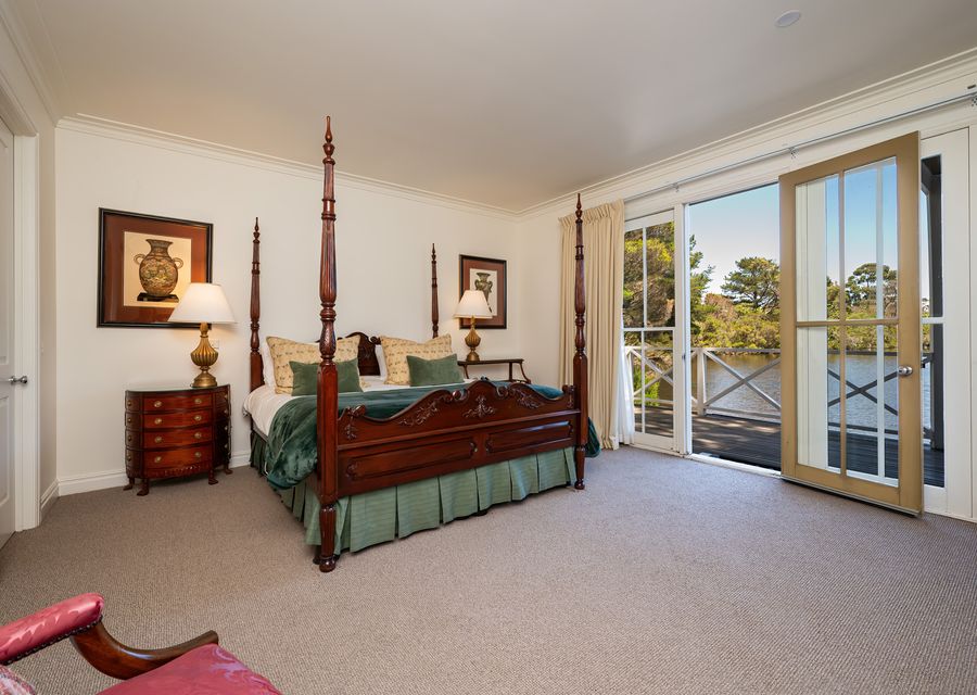 Chalet three Bedroom with king bed and fold out single bed if you require it 