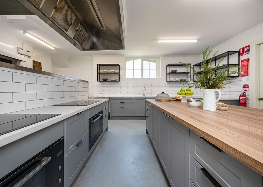 Kitchen is well-equipped to prepare meals 
