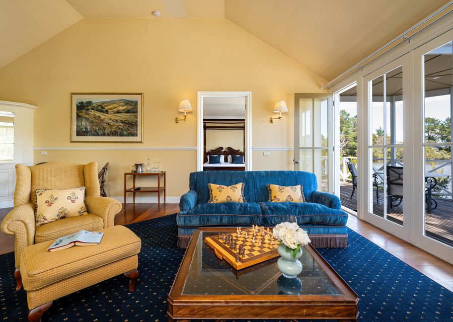 Lounge area with some board games 