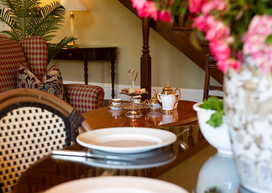 Stunning dining table sets, all with a fresh, vibrant, garden feel 