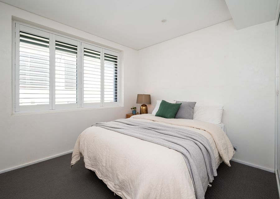 Bedroom with double bed