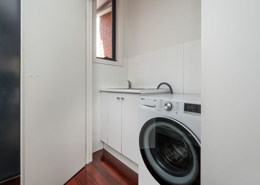 Laundry with washer dryer combination machine