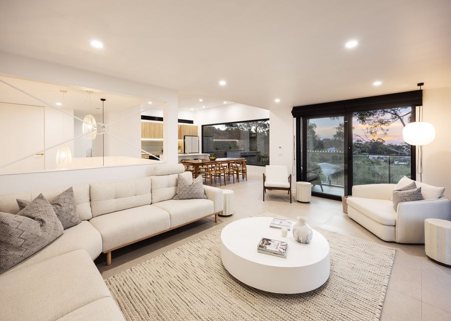 Upstairs Lounge area to outdoor Balcony and amazing views 