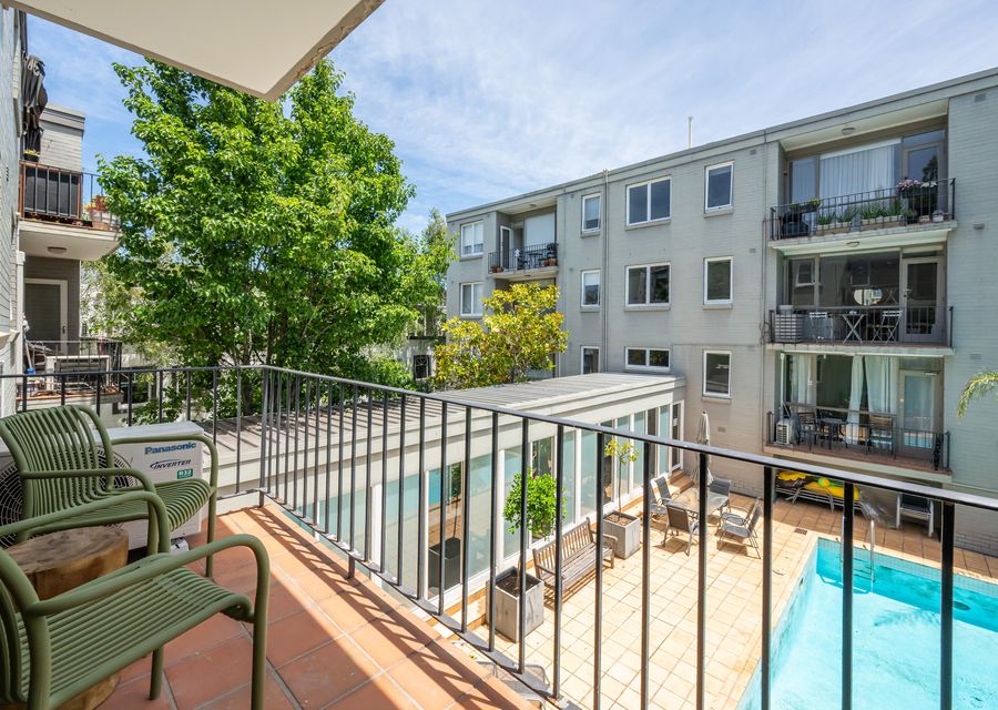 Balcony with views over the pool.