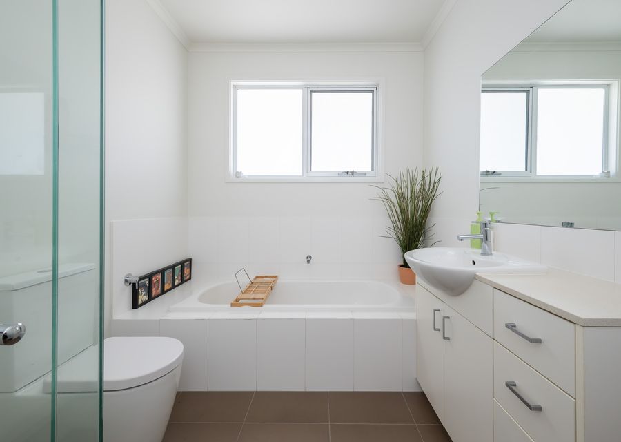Main bathroom with shower and bath