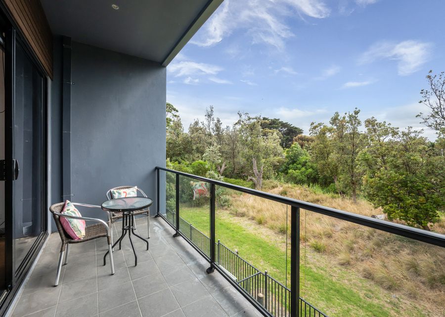Balcony with a nature reserve view 