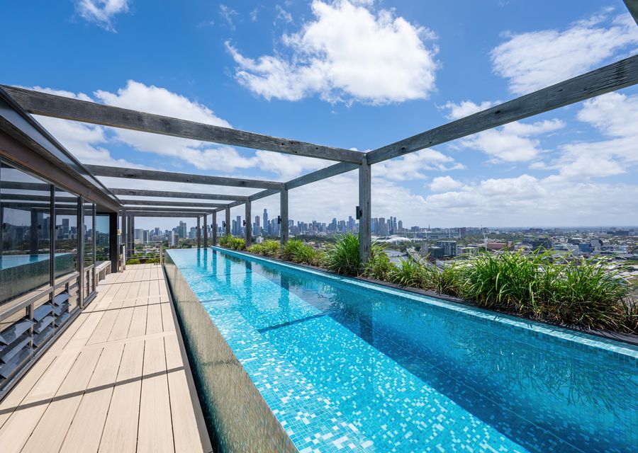 Rooftop infinity Pool