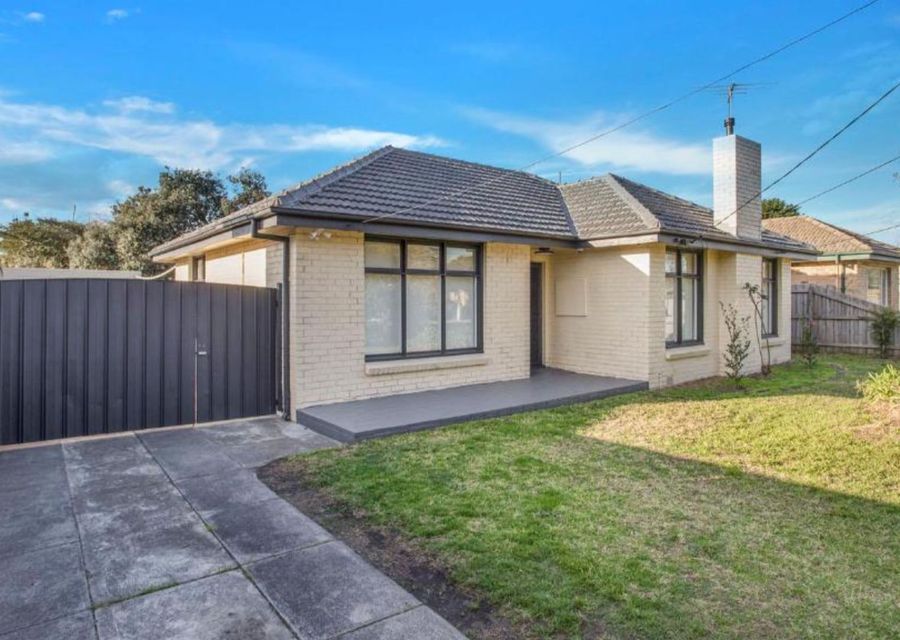 Off street parking in driveway