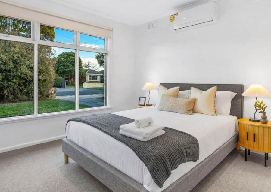 Queen Bedroom with Split System