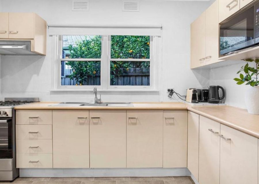 Bright & open plan Kitchen