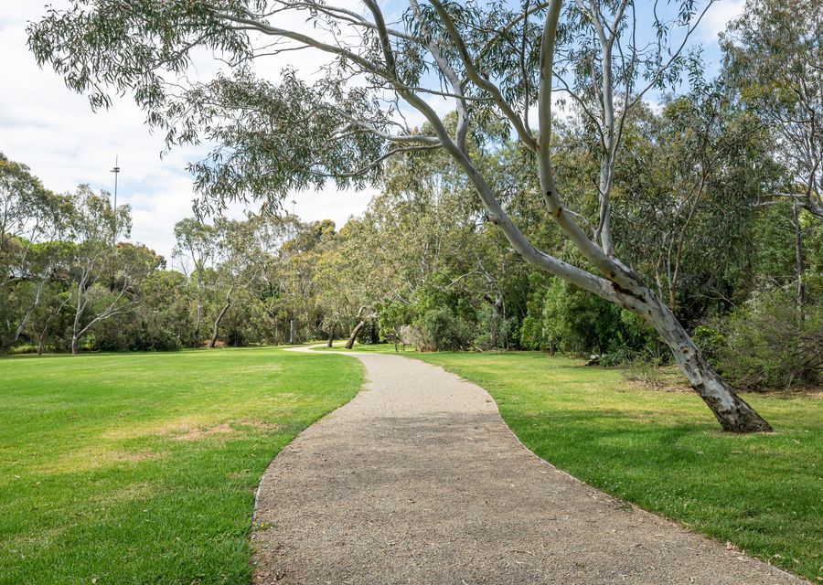 White Haven with Spa, Kew East