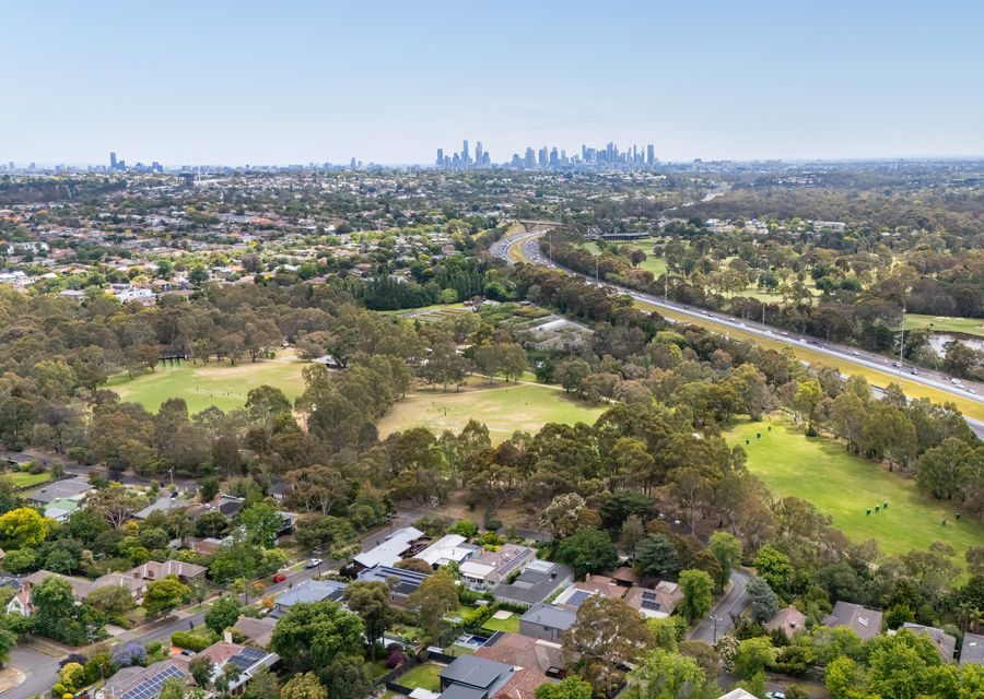 White Haven with Spa, Kew East