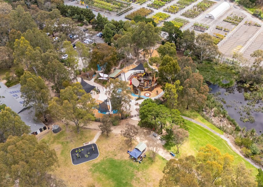 White Haven with Spa, Kew East