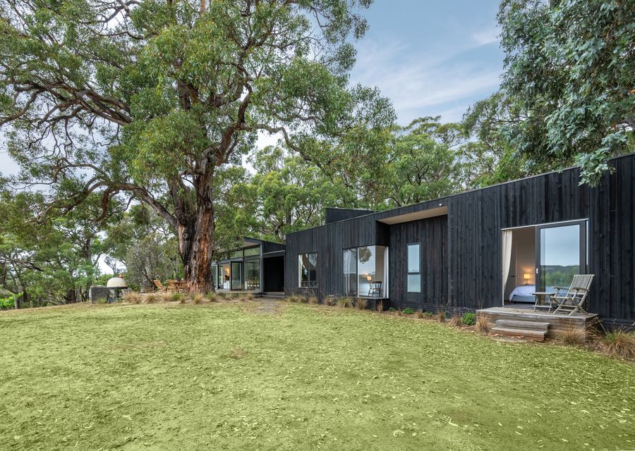Bella’s Block Vineyard Retreat with Tennis Court, Shoreham