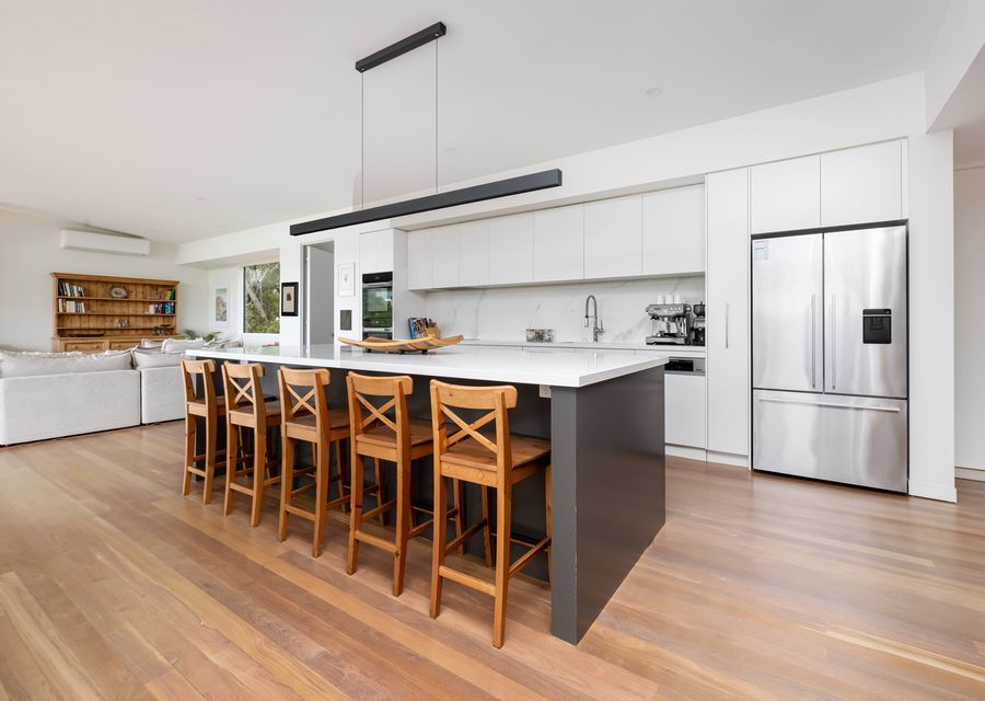 Bella’s Block Vineyard Retreat with Tennis Court, Shoreham