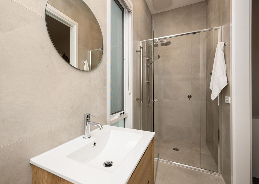 Bella’s Block Vineyard Retreat with Tennis Court, Shoreham