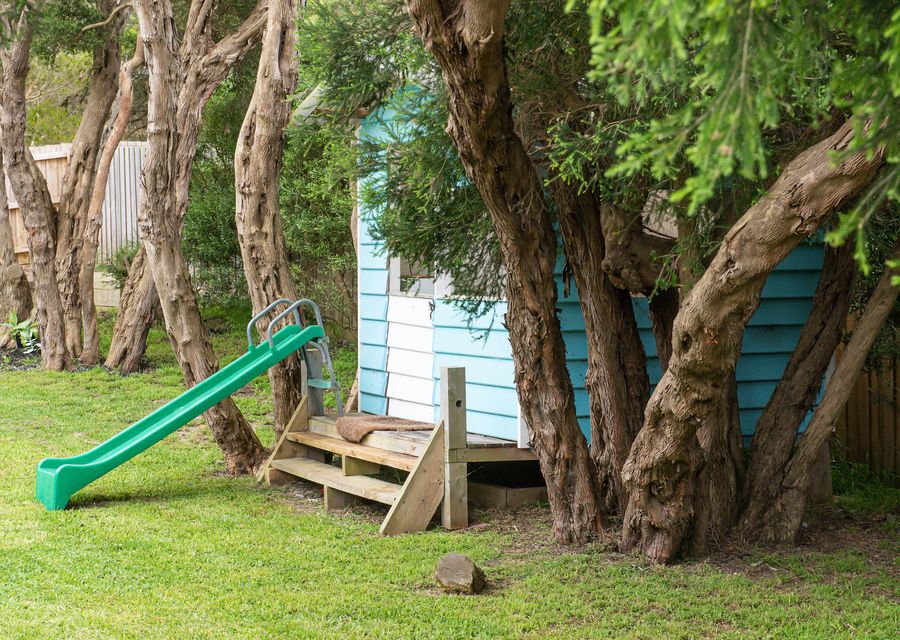 Cubbyhouse with slide