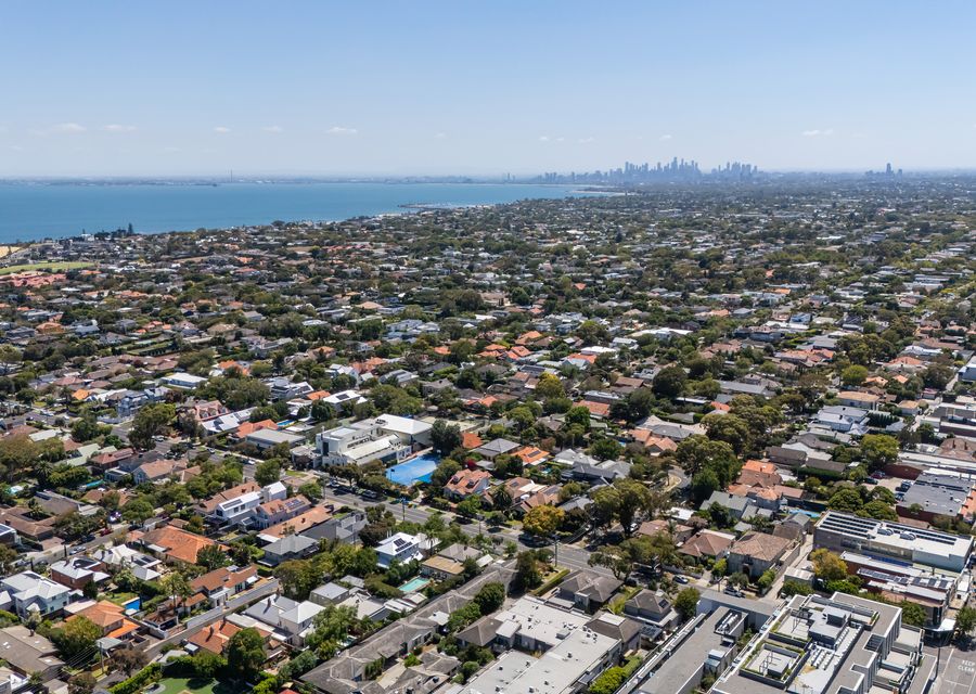 Holly by the Bay in Hampton