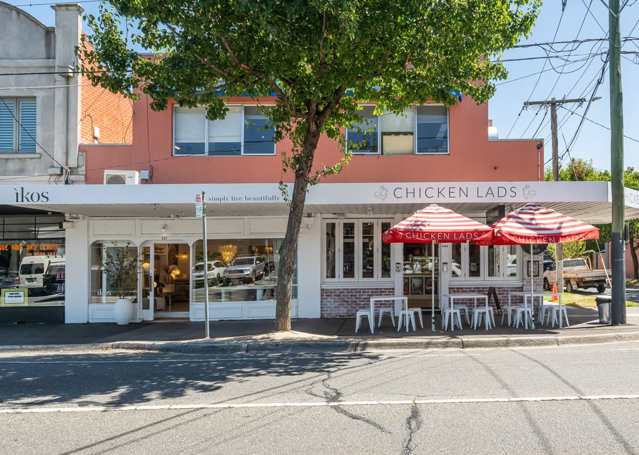 Shopping options close by