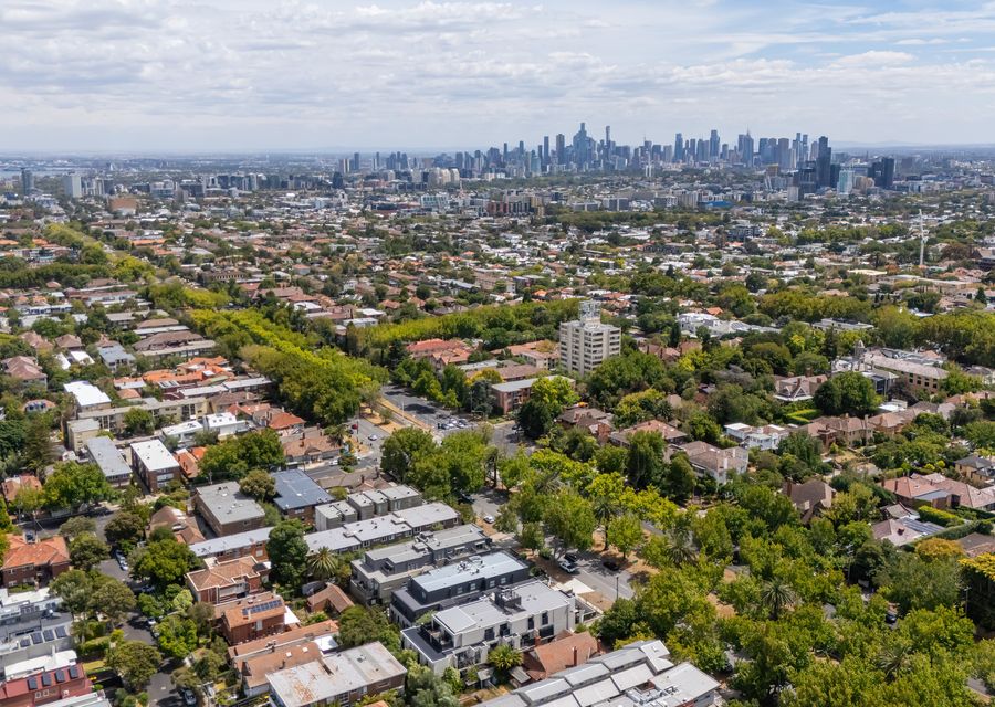 Chapter 14, Caulfield North