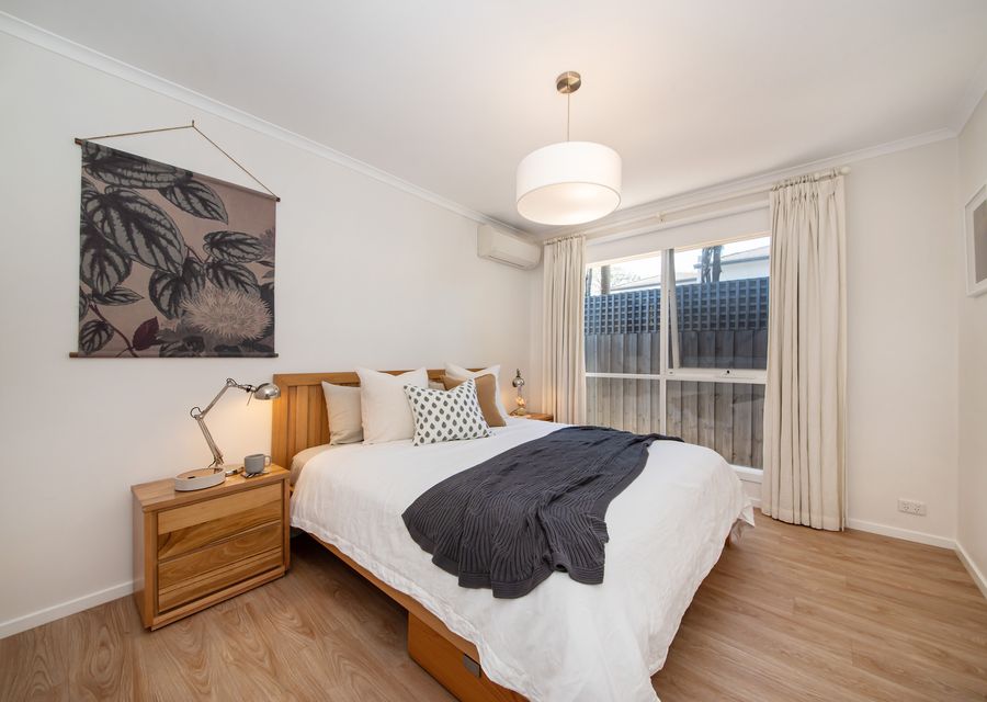 King Bed with luxe cotton linen and Ensuite Bathroom