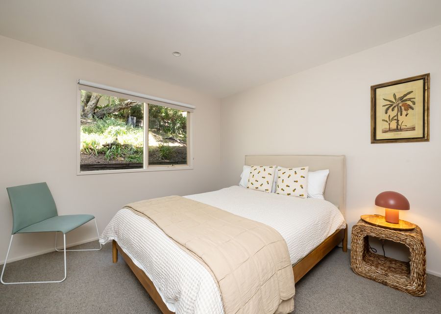 Bedroom with queen bed 